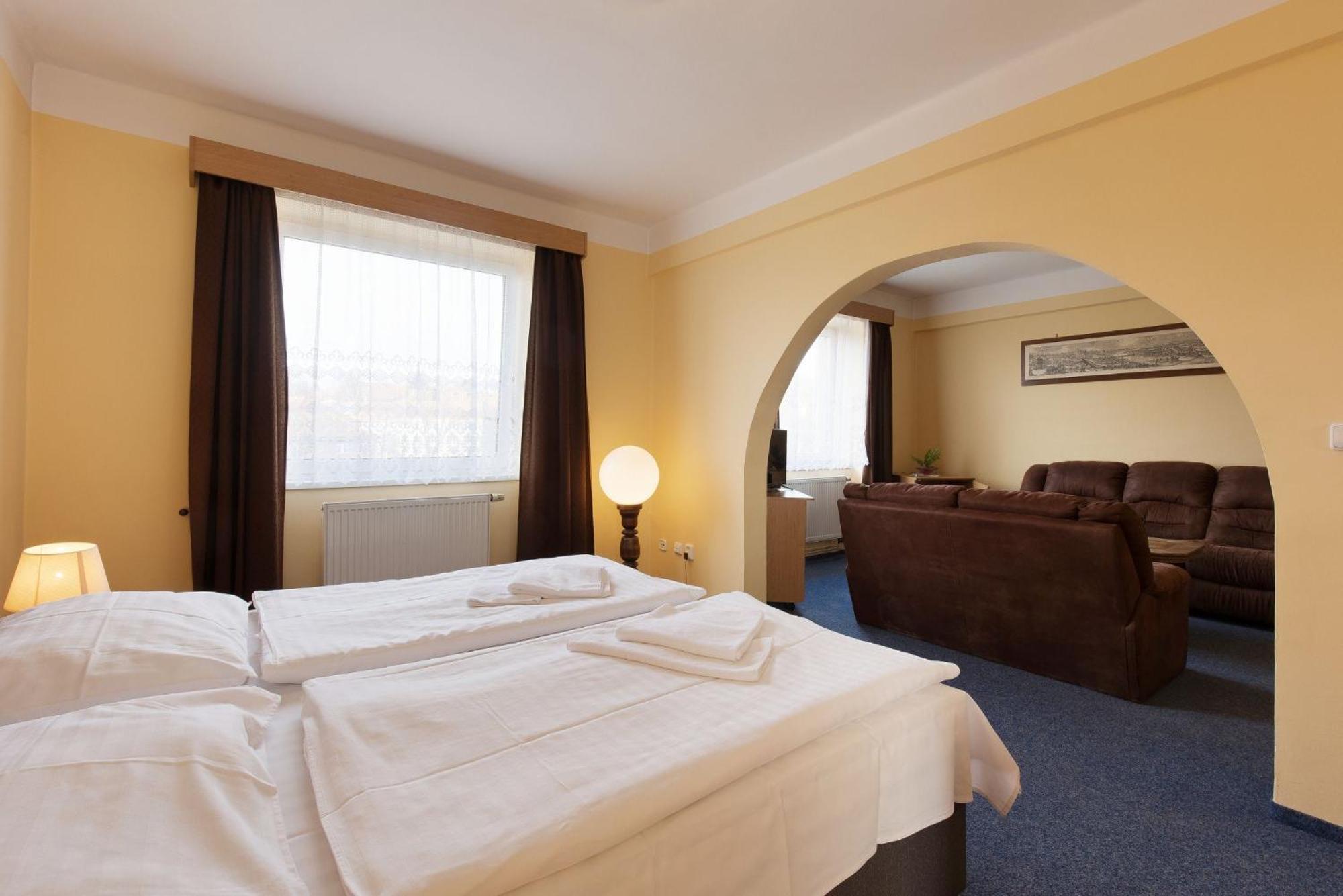 Hotel Belvedere Pribram Exterior photo